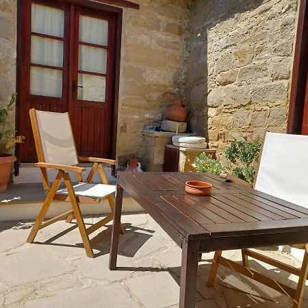 Appartement Niovi House à Tochni Extérieur photo