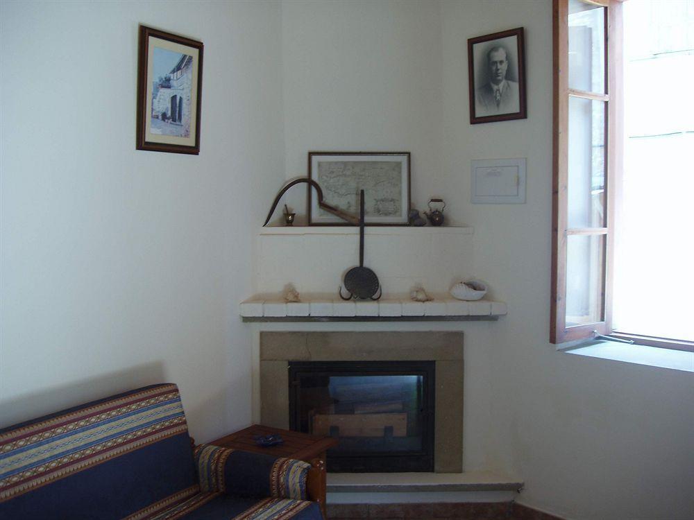 Appartement Niovi House à Tochni Extérieur photo