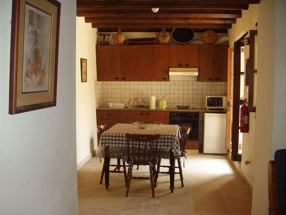 Appartement Niovi House à Tochni Extérieur photo