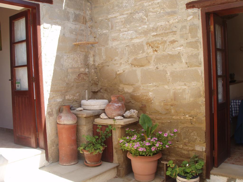 Appartement Niovi House à Tochni Extérieur photo